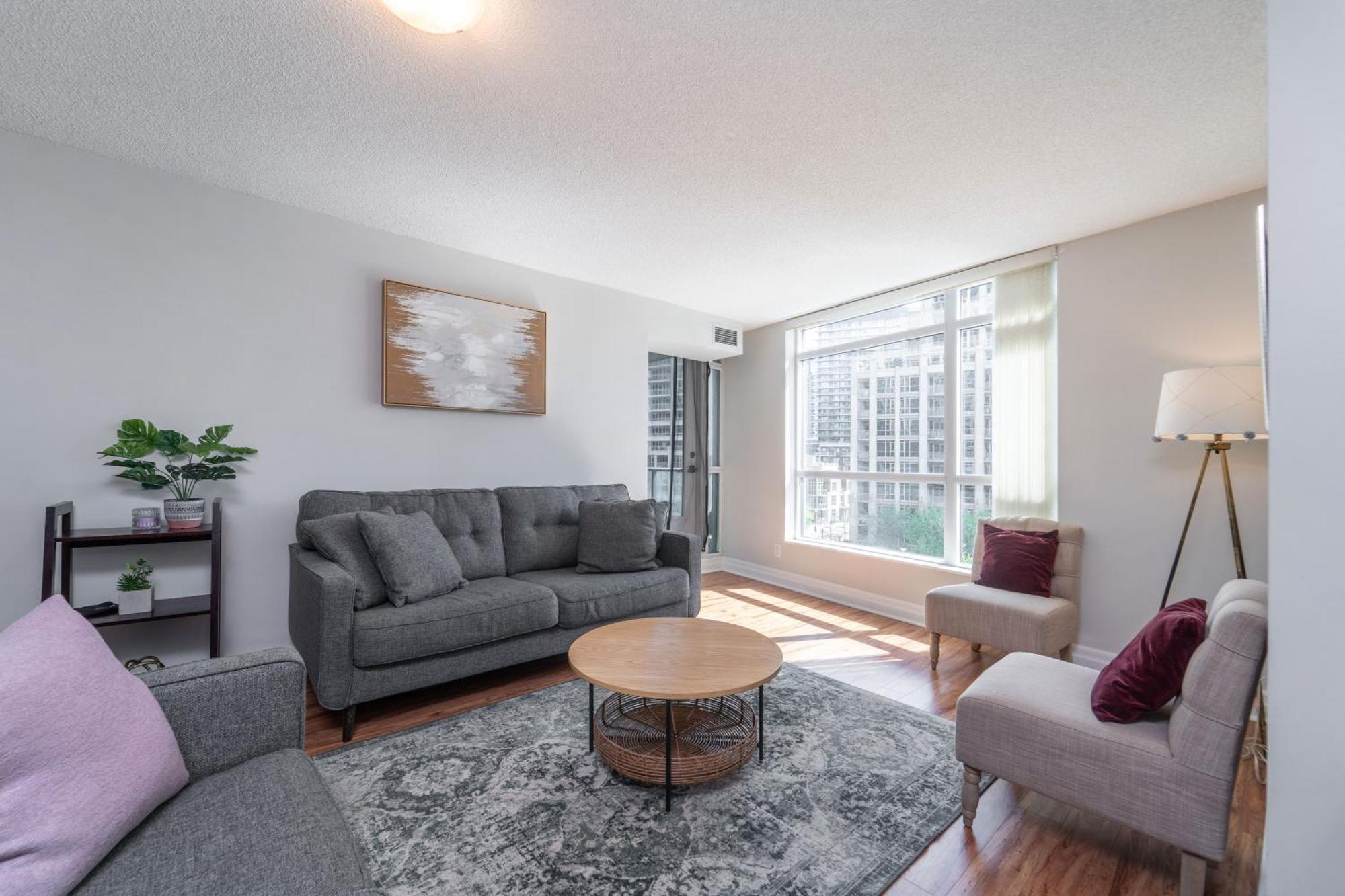 Spacious 2 Bedroom Plus Den, 2 Bath, Sleeps 5 With Balcony And Lakeview Downtown Toronto Condo Esterno foto